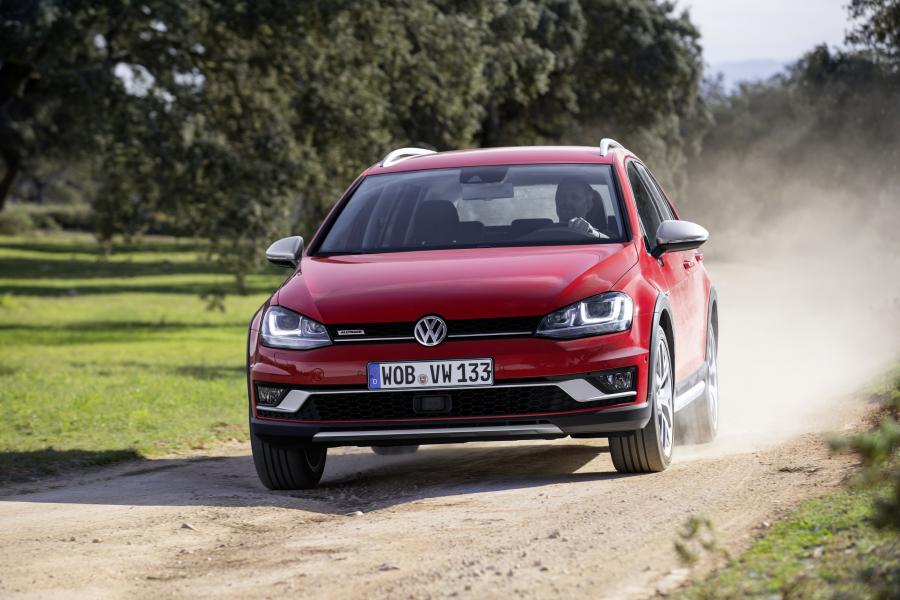 Volkswagen Golf Alltrack 2014 года  (фото 17 из 30)